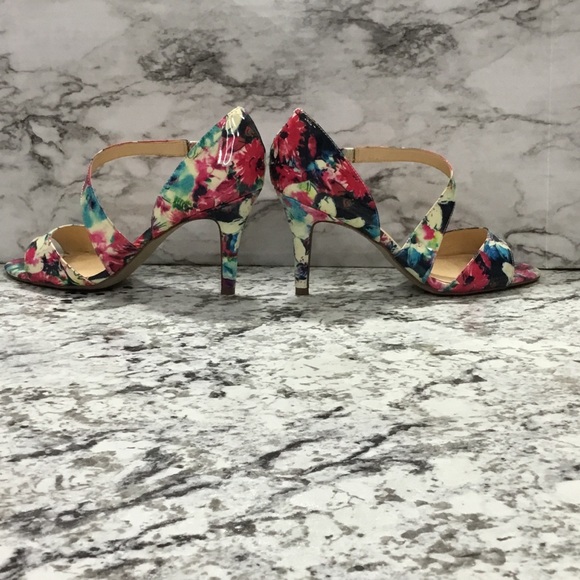 Unisa Women's Floral Patent Open Toe Pumps Heels - Picture 12 of 13